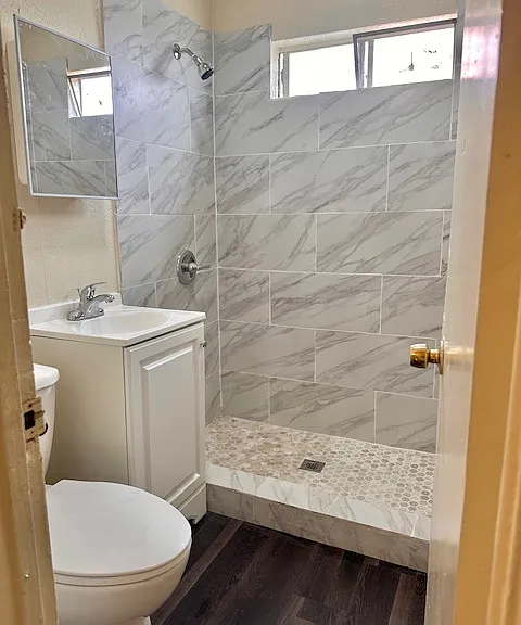 325 W 84th Pl #9 — Photo 7