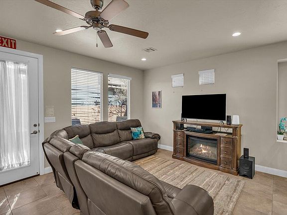 5th image of 4165 E Torrey Pines Dr