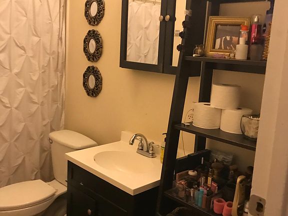 2nd image of 402 N Delaware St #308