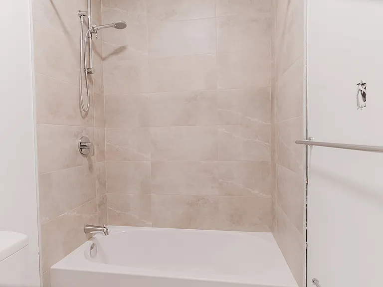845 Champlain St — Photo 54