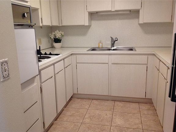 5th image of 2459 Columbia Dr APT 61