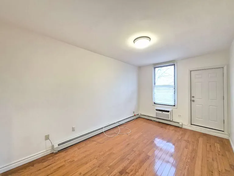 2787 W 16th St #2R — Photo 6