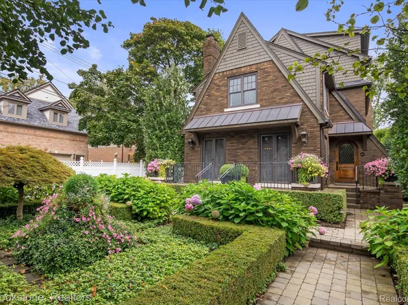 859 Watkins St, Birmingham, MI 48009