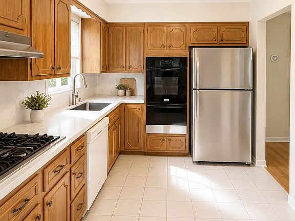 3rd image of 45-34 161st St #2