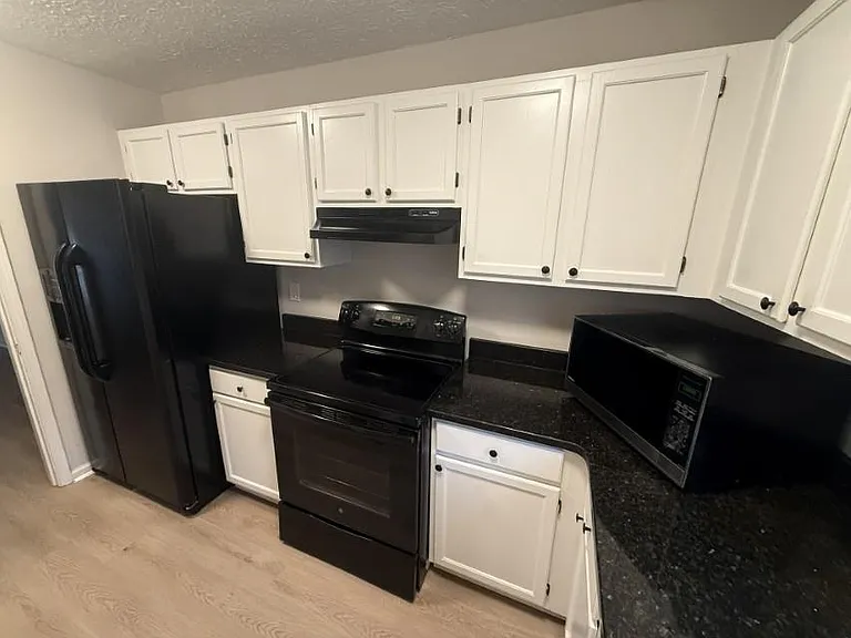 2906 Webb Bridge Rd — Photo 3