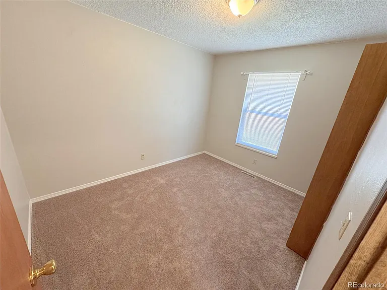 8674 Bluegrass Cir — Photo 10