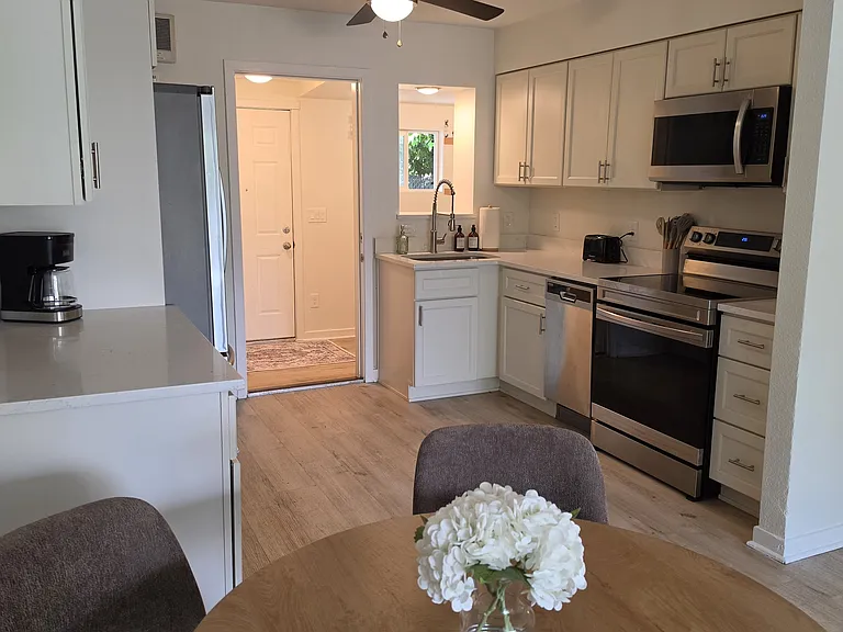 2220 S 8th St — Photo 9
