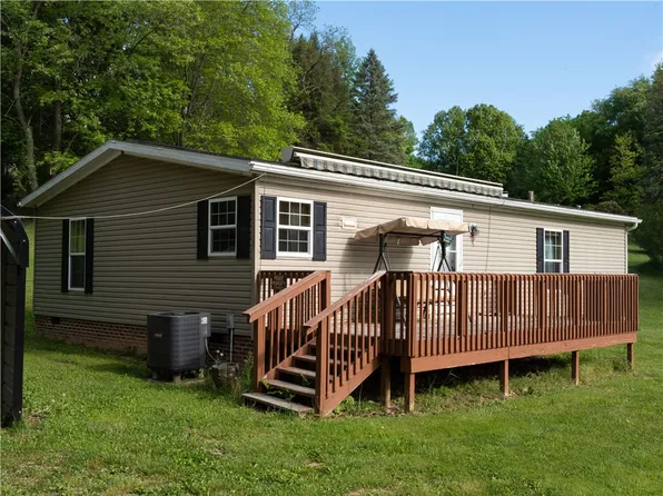 318 Heizler Dr, Hookstown, PA 15050