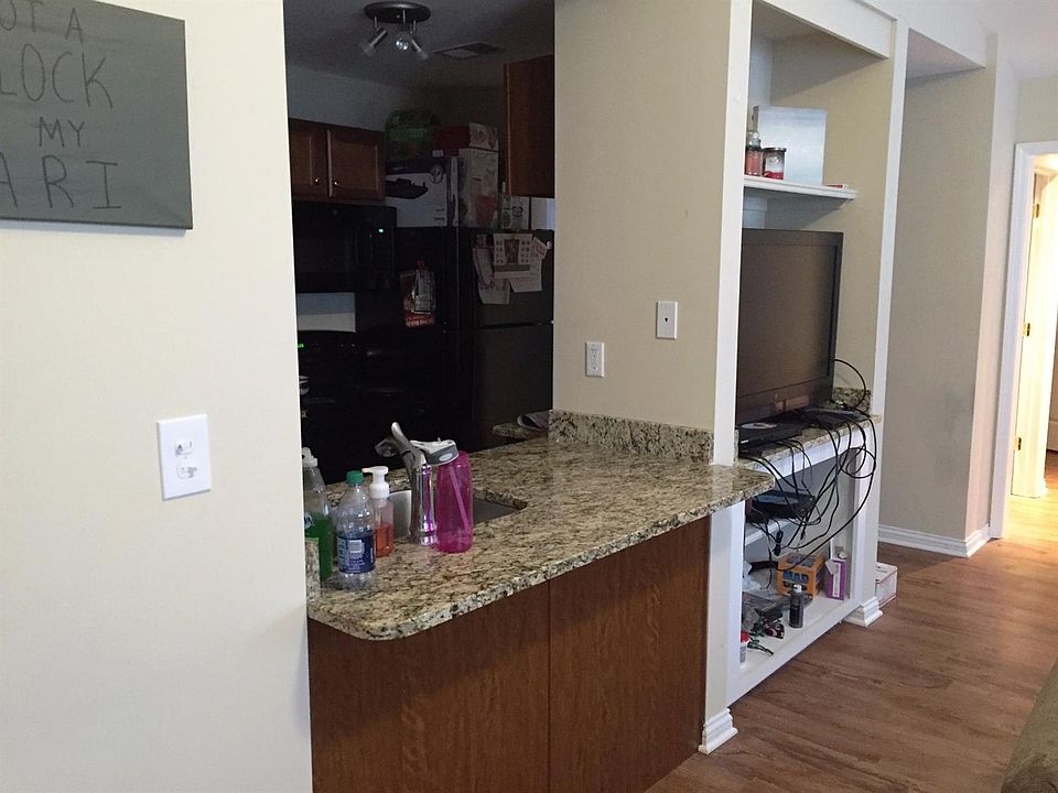 2nd image of 257 Lexington Ave APT 3