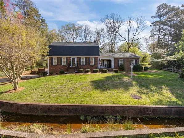 4751 Blair Ct, Winston Salem, NC 27104