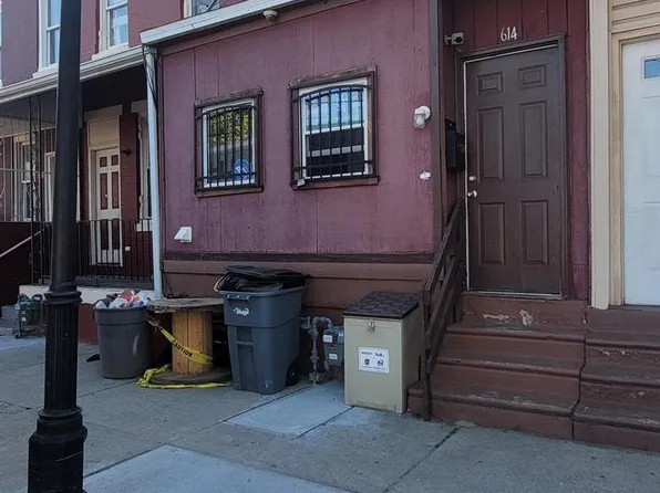614 N 7th St, Camden, NJ 08102