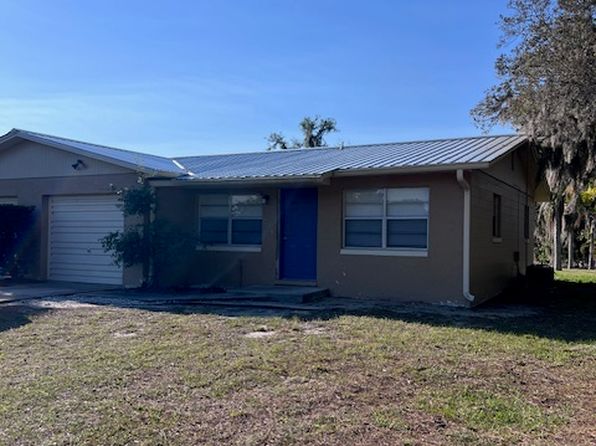 7110 Honeysuckle Dr