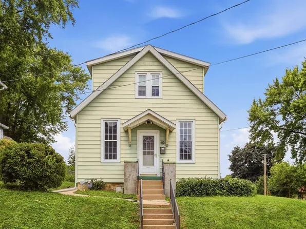 1209 Vernon St, Dubuque, IA 52001