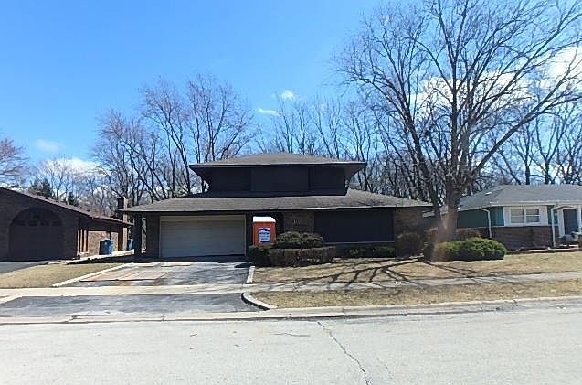 1st image of 17255 Kimbark Ave