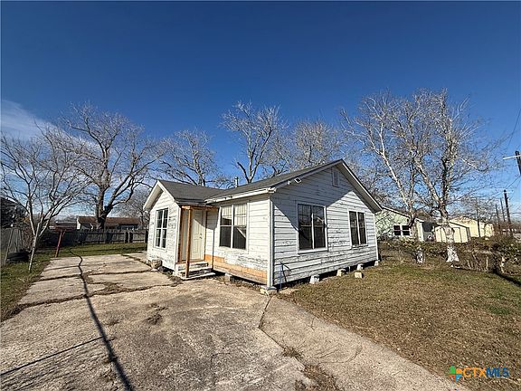 2nd image of 731 W Live Oak St