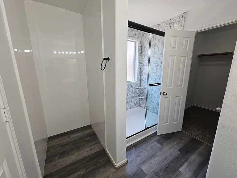 902 Fleming St — Photo 19