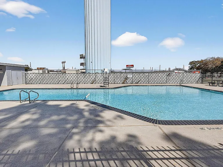 9514 Marblemount Dr — Photo 24