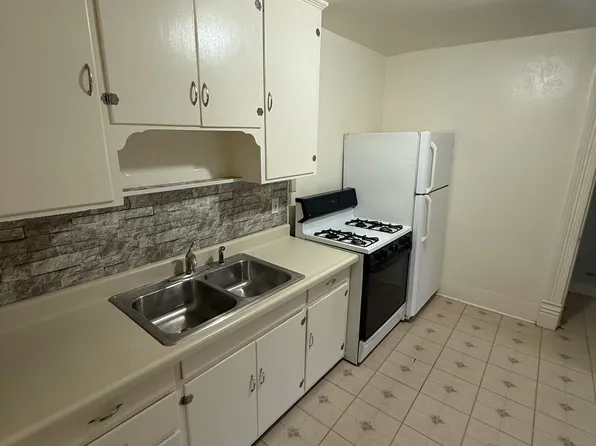 52 N West St, Hillsdale, MI