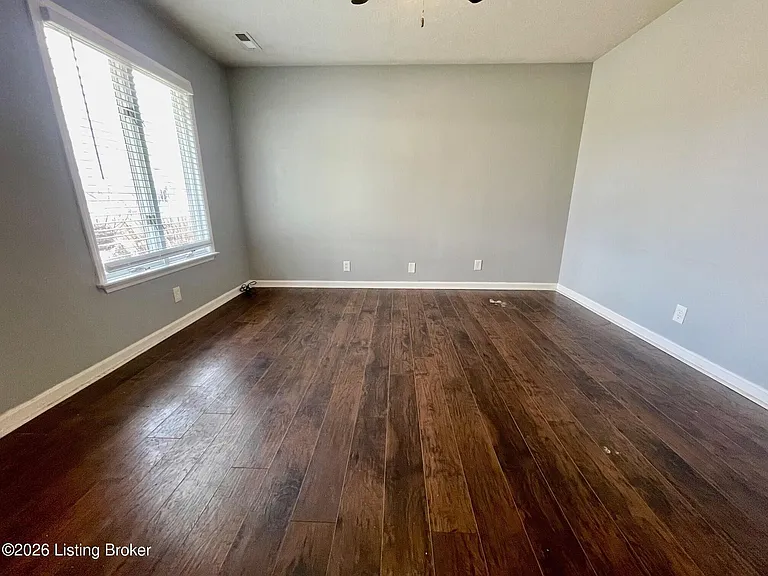 821 Commerce St — Photo 2