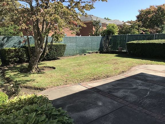 4th image of 430 Mayfair Dr S