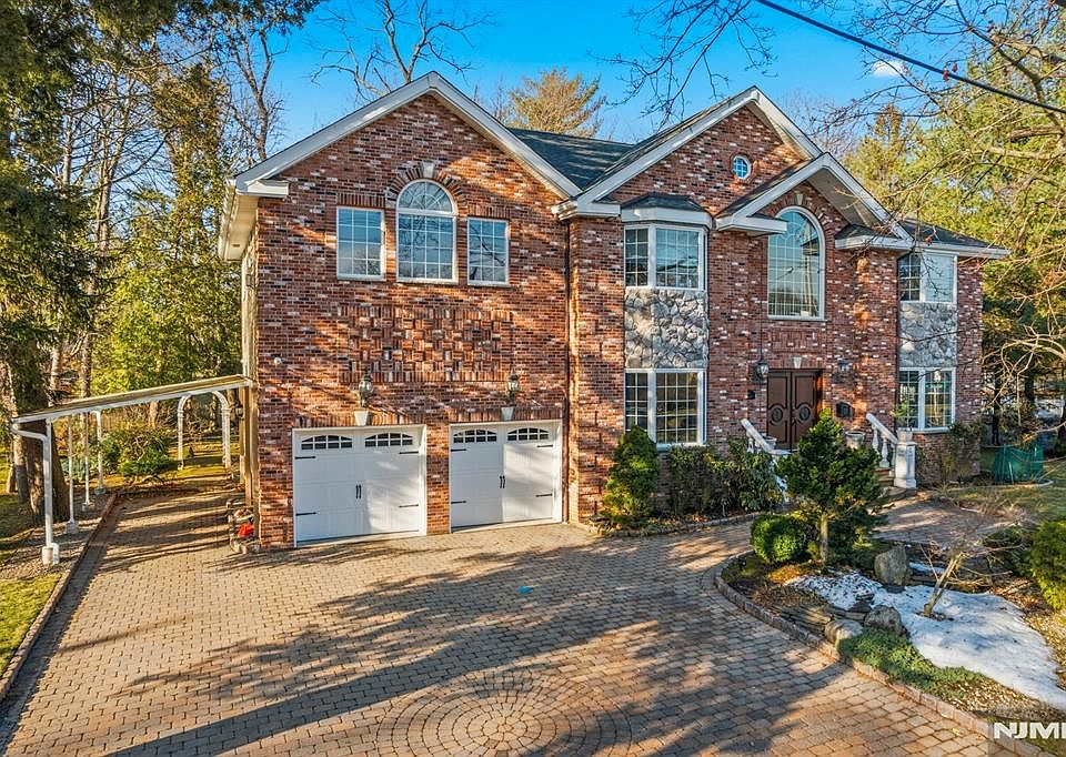 1st image of 49 Ross Ave