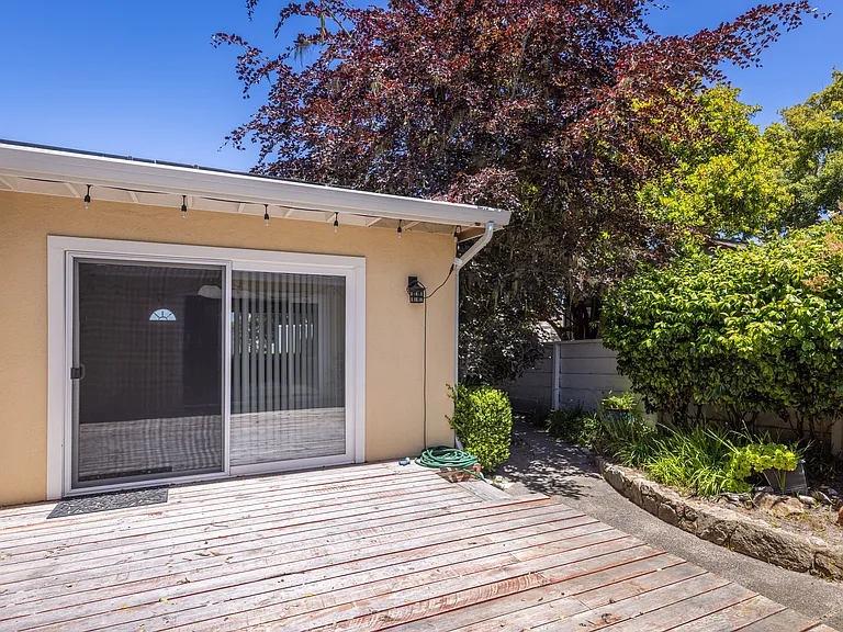 657 Spazier Ave — Photo 6