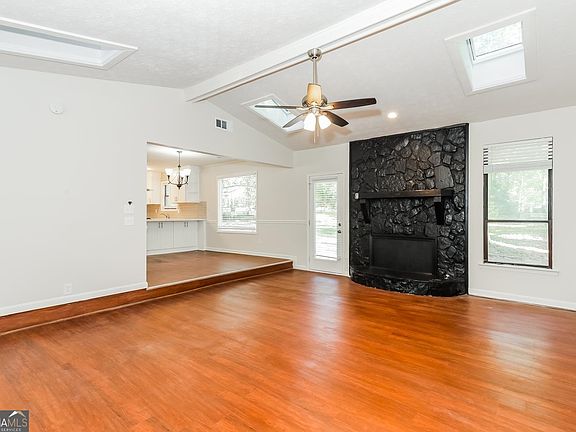 3rd image of 115 Poplar Way