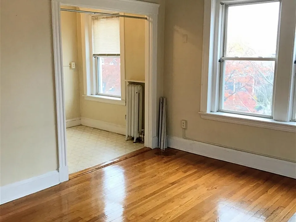 6 Agassiz St #2