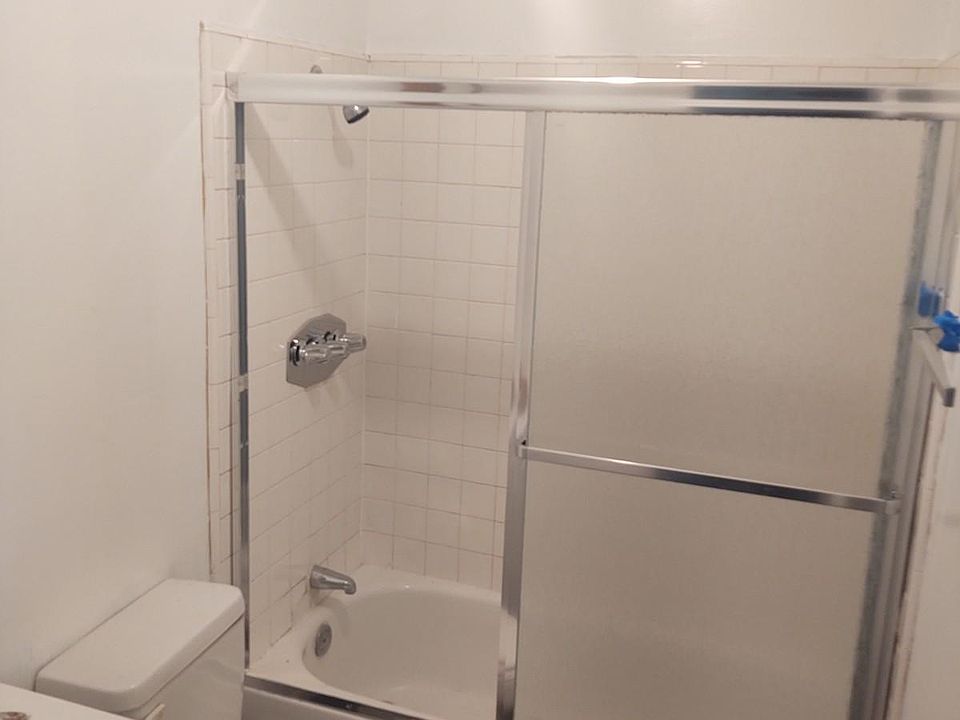 1st image of 840 1/2 Waterloo St