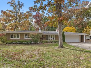 2 Elsinoor Dr, Lincolnshire, IL