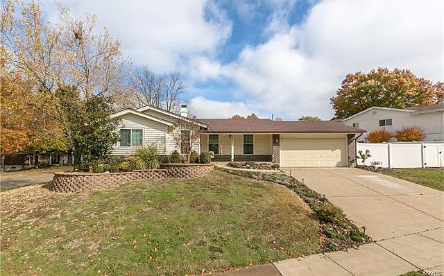 2587 Pioneer Dr, Saint Louis, MO 63129 | Zillow