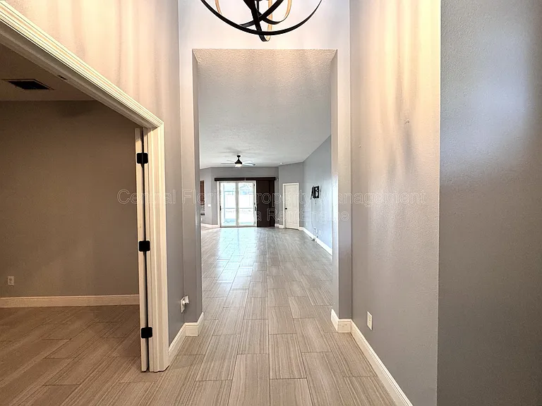 5004 Marbella Isle Dr — Photo 3