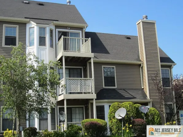 46 Lear Ct, East Brunswick, NJ 08816