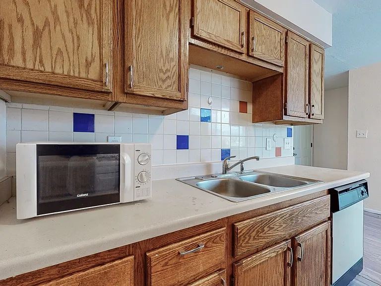 8000 Grand Avenue NE — Photo 5