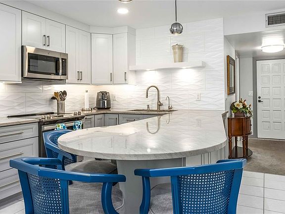 5th image of 105 Island Way APT 142