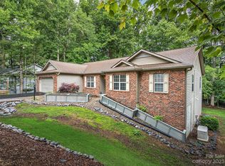 6 Bay Hill Ct, Etowah, NC 28729