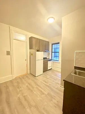 Rented by CMV Realty Inc. | media 8