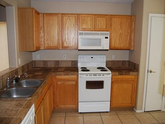 4th image of 3534 E Juanita Ave
