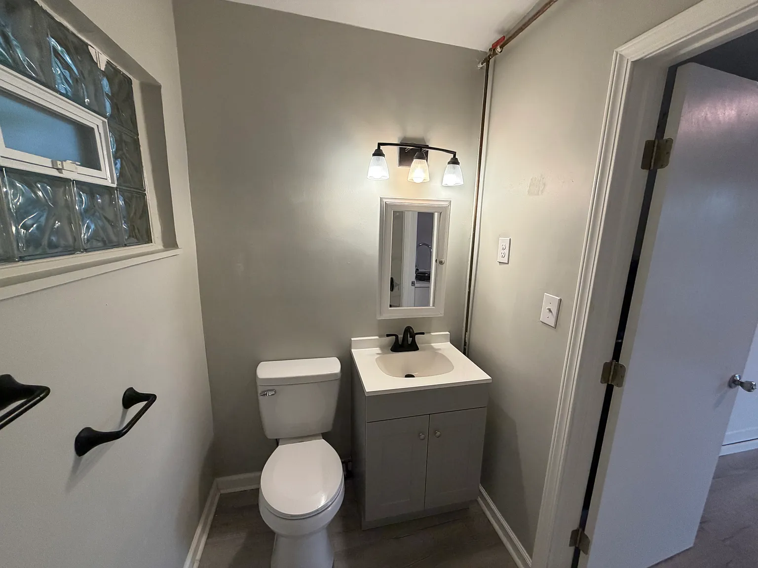 Studio, 220 sqft, $800 — Photo 3