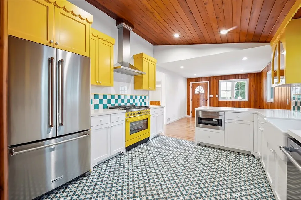 4 bed, 1796 sqft, $7,295 — Photo 1