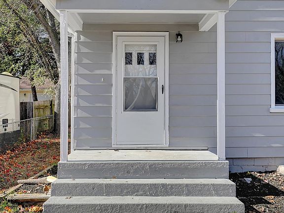 3rd image of 2641 N Cotner Blvd
