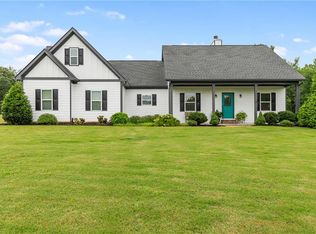 163 Stillmeadow Dr, Commerce, GA 30529