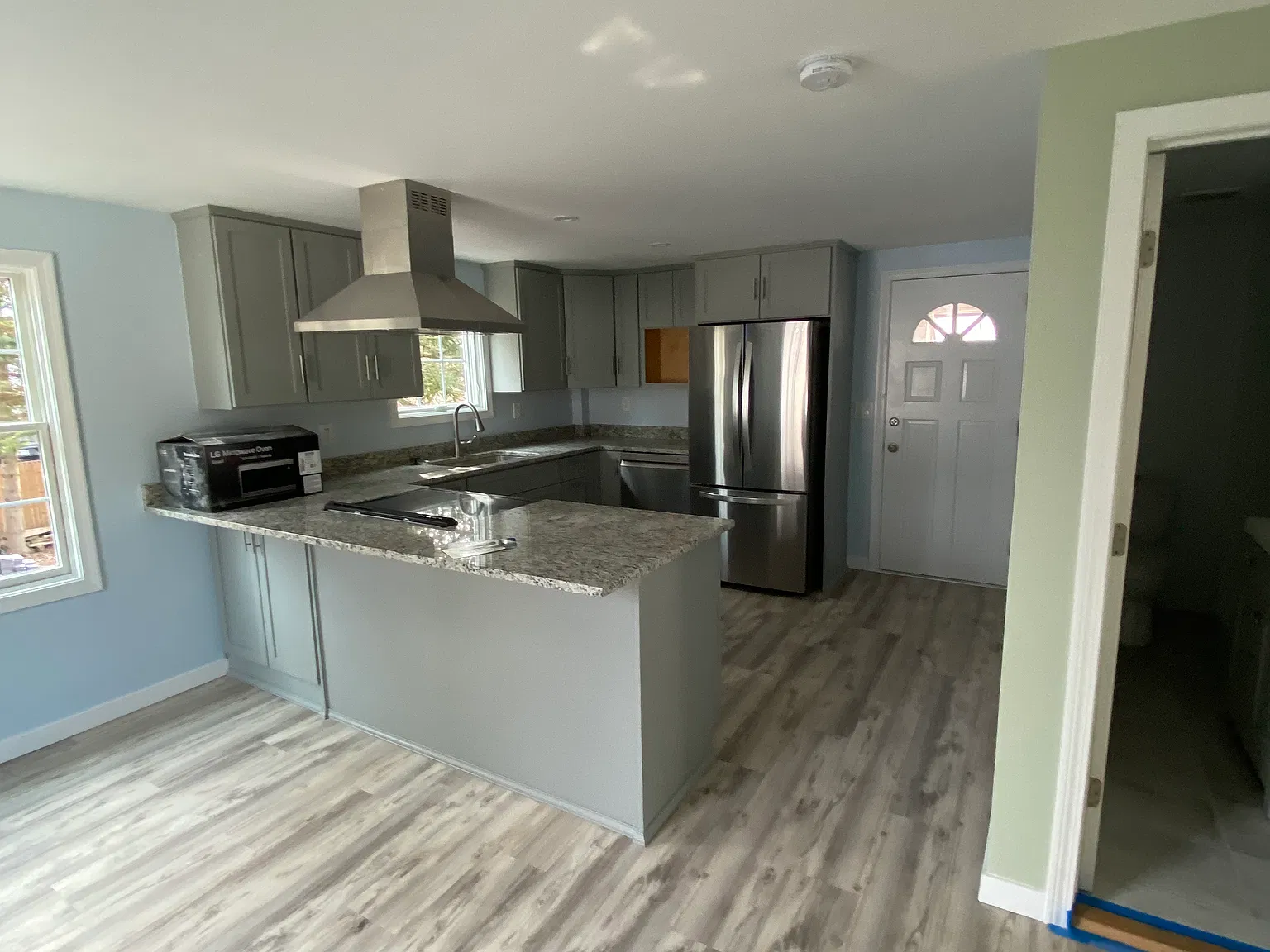 2 bed, 950 sqft, $2,600 — Photo 2