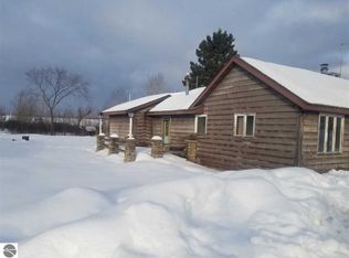 N13727 4th St, Nadeau, MI 49863