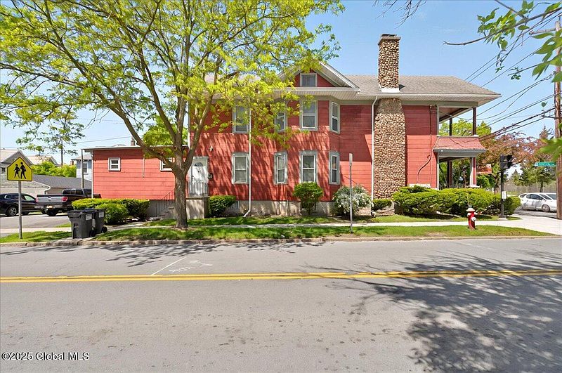 5th image of 270 Morton Avenue