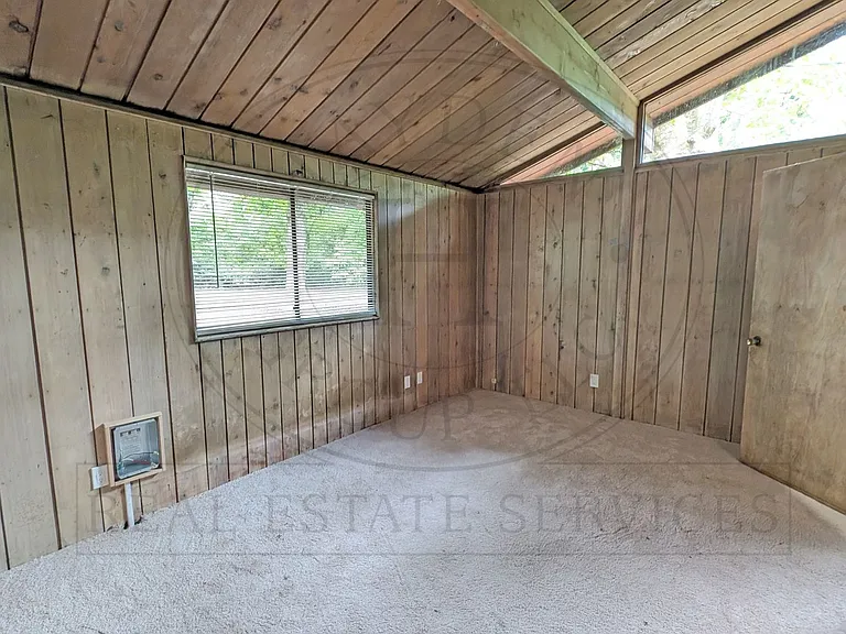 11185 SW Hall Blvd — Photo 10