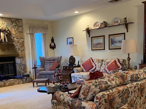5th image of 5 Birkdale Ct E