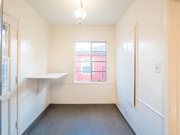 5th image of 3921 Legion Ln