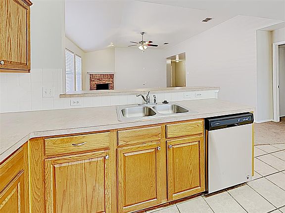 5th image of 9205 Monument Ct