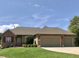 2041 N Paddock Green Ct, Wichita, KS 67206